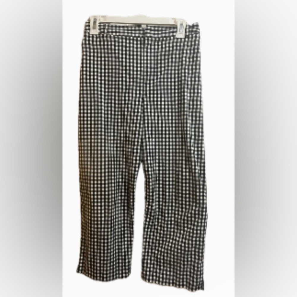 Black and white gingham capri pants